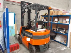 3#7847 Carrello elevatore Toyota e transpallet
