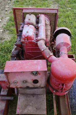 CARRELLO per servizi vari con MOTORE OM 40