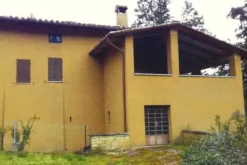 #23023 Casa padronale con casa colonica e terreni