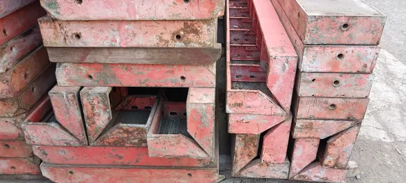 CASSEFORME Metallo/Legno PERI modello "Trio" USATE