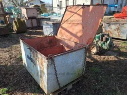 37#9149 Cassone porta attrezzi in ferro