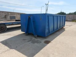 4#7900 Cassone scarrabile per autocarro tre assi