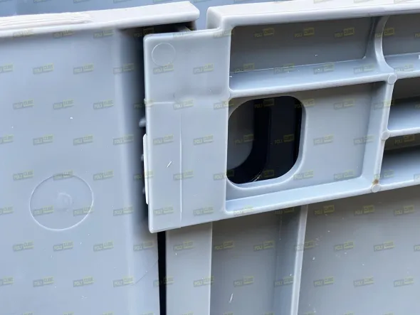 Cassoni in plastica bins usati con coperchio