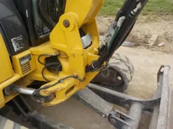 2011 CAT 305D mini excavatore