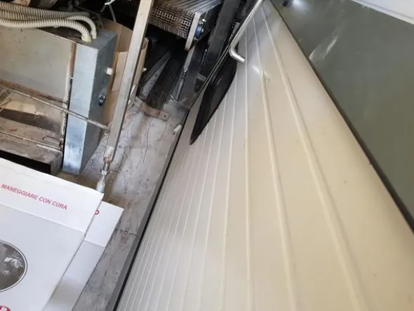 1#639 Cella di lievitazione con nastro trasportatore