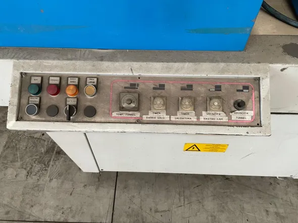 Cellofanatrice semiautomatica termoretraibile