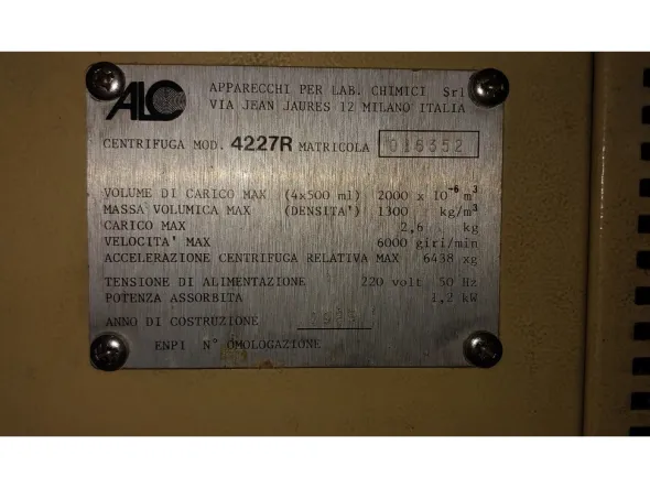 Centrifuga ALC 4227R refrigerata