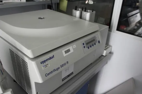 64#2288 Centrifuga Eppendorf