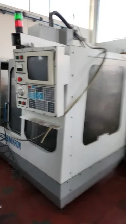 Centro di fresatura verticale Haas mod MIKRON VCE 1250