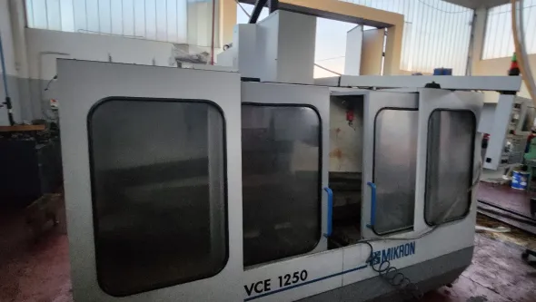 Centro di fresatura verticale Haas mod MIKRON VCE 1250