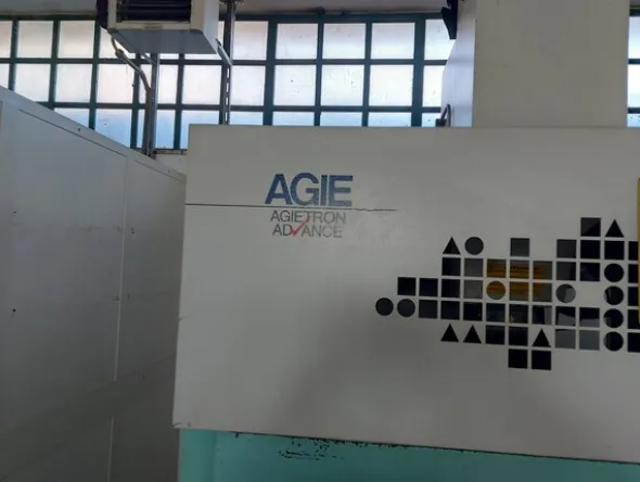 7#7717 Centro di lavoro Agie agietron adv 4