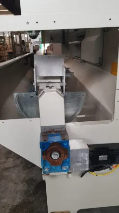 Centro di lavoro 4 assi per Alluminio e PVC