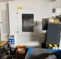 CENTRO DI LAVORO CNC AKIRA SEIKI MOD. V5.5XP
