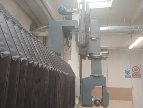 CENTRO DI LAVORO CNCCMS 5 ASSI
