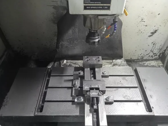 Centro di lavoro CNC FADAL VMC 2016L