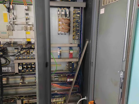 Centro di lavoro pendolare Chiron FZ18L