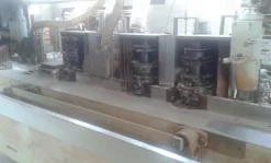 Centro di lavoro per la produzione di finestre in legno