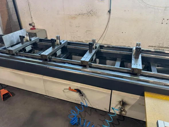 Centro di lavoro per profili ELUMATEC SBZ 140
