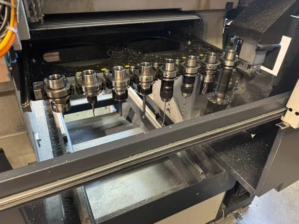 Centro di lavoro per profili ELUMATEC SBZ 140