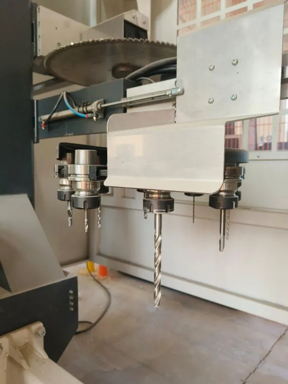 Centro di lavoro per profili InfoTEC 6205 PRO 5 AXIS
