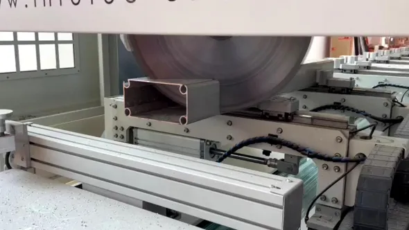 Centro di lavoro per profili InfoTEC 6205 PRO 5 AXIS