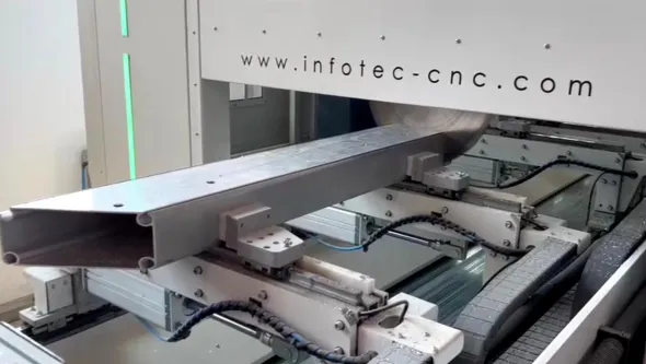Centro di lavoro per profili InfoTEC 6205 PRO 5 AXIS