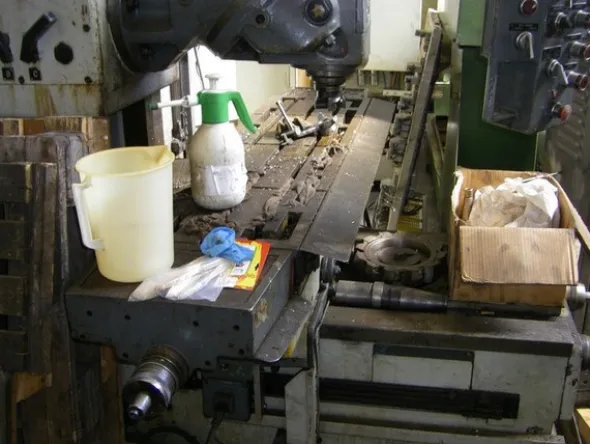 8#4997 Centro di lavoro Takisawa e fresatrice Secmu