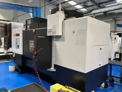 Centro di lavoro verticale cnc Mazak MTV 655/60