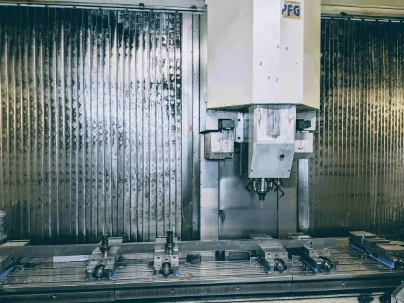 centro di lavoro verticale PFG VMC 3000 3.000*800*550