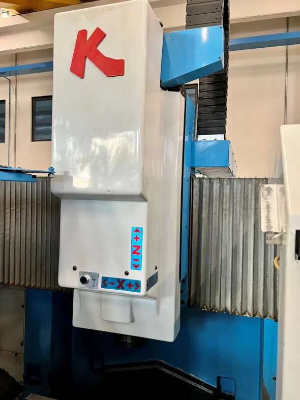 CENTRO DI LAVORO VERT. "KONDIA" MOD. HM 1060