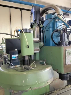CENTRO DI LAVORO VERT. "KONDIA" MOD. B 1000