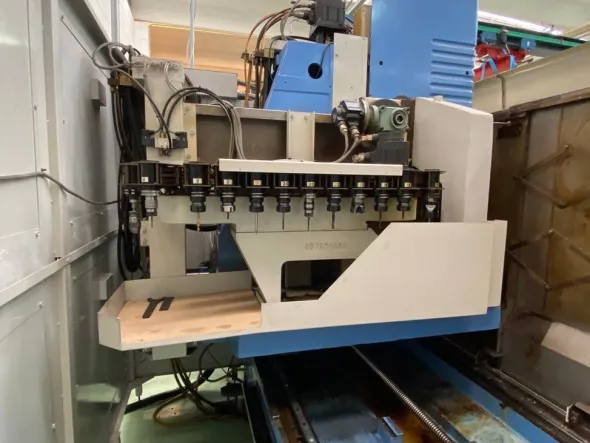 Centro verticale a montante mobile Mazak VTC 200B