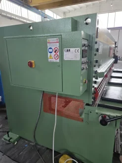 Cesoia lamiera a ghigliottina CMU mod 35/30 3EO