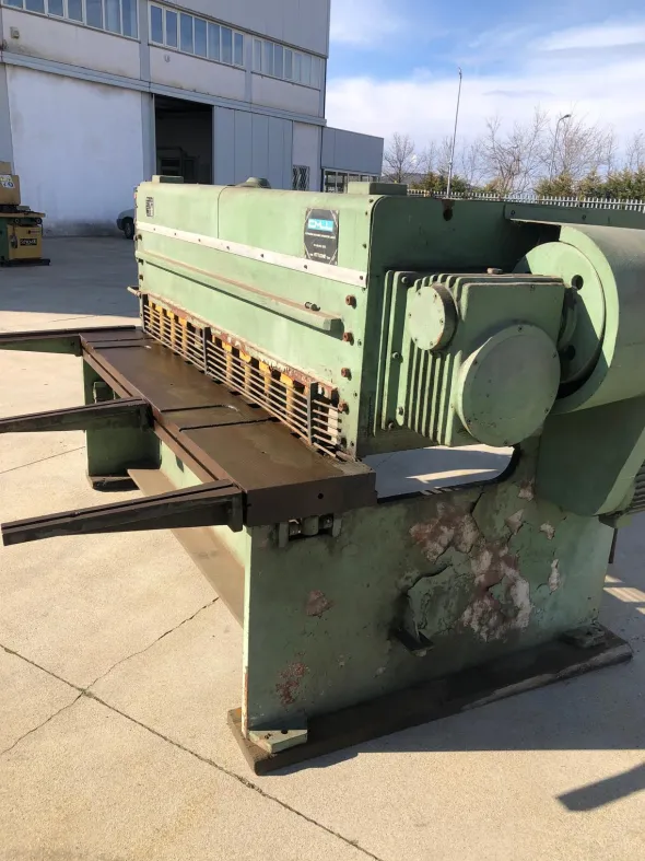 Cesoia meccanica CMLL 2000x5 – Incavo 500
