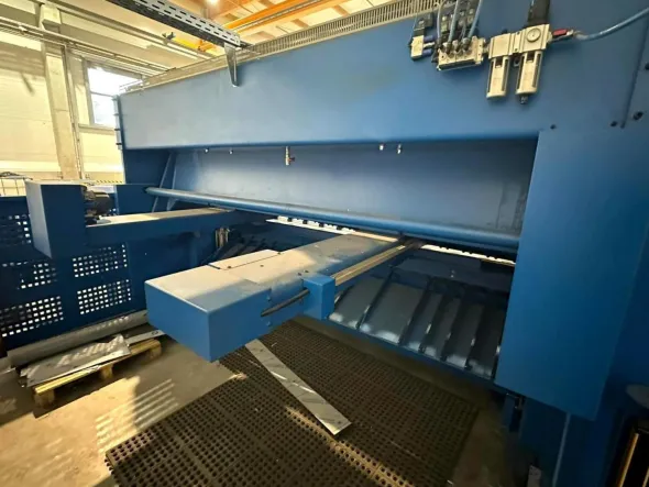 Cesoie a ghigliottina BOSCHERT GIZELIS G-CUT 3013 CNC