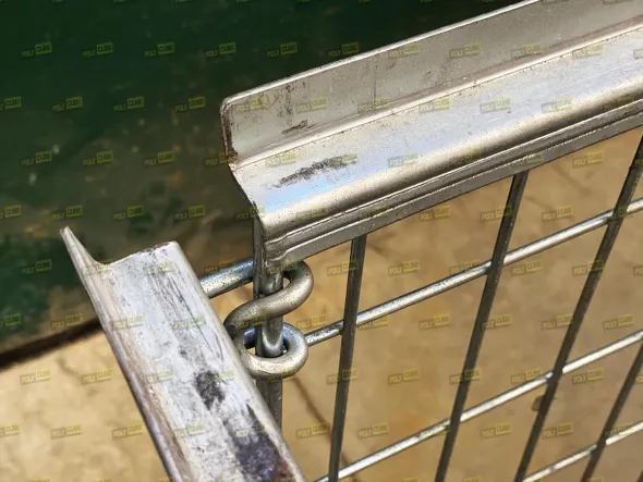 Ceste zincate con ruote o carrelli ripiegabili usati