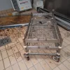 13#9389 Cesti in acciaio per carni Contenitore metallico in acciaio zincatoCarrello porta baltresche