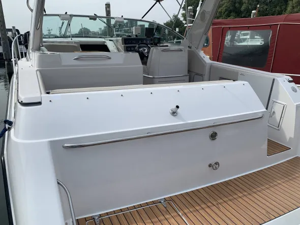 Chaparral 31 Signature