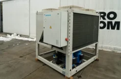 Chiller Daikin 77/87 kW | pompa di calore | Usato