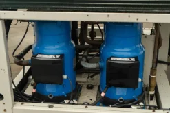 Chiller Daikin 77/87 kW | pompa di calore | Usato