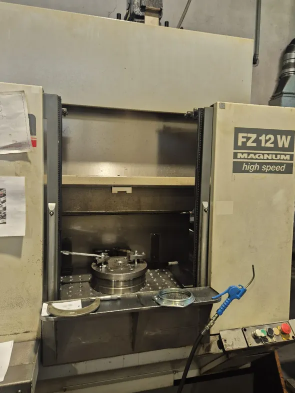 Chiron FZ 12 W · 2009 - Centro di lavoro CNC usato