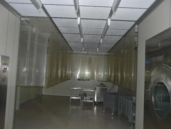 2#3241 Clean room a servizio di area sterilizzazione e confezionamento indumenti sterili
