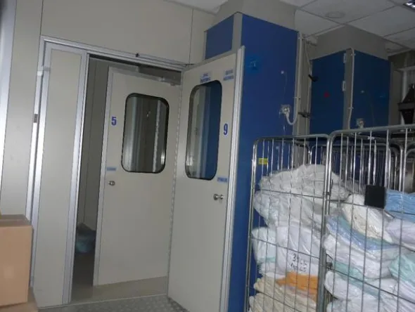 2#3241 Clean room a servizio di area sterilizzazione e confezionamento indumenti sterili