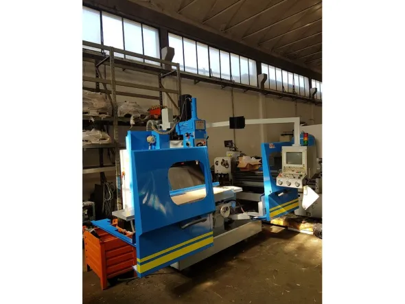 CODICE 1498 FRESATRICE CNC COMU MOD B1000S