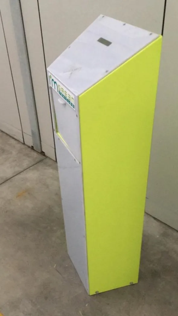 17#5328 Colonnina di ricarica per auto elettriche