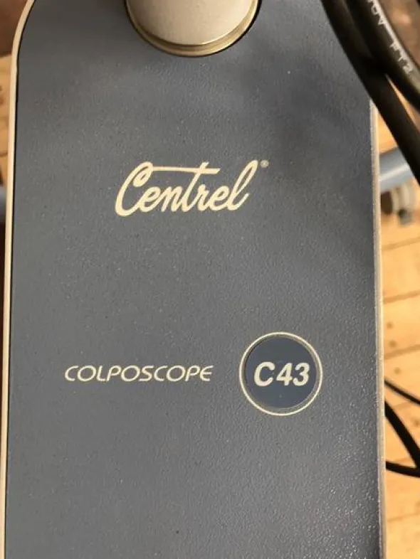 1#3400 Colposcopio CentrelC43