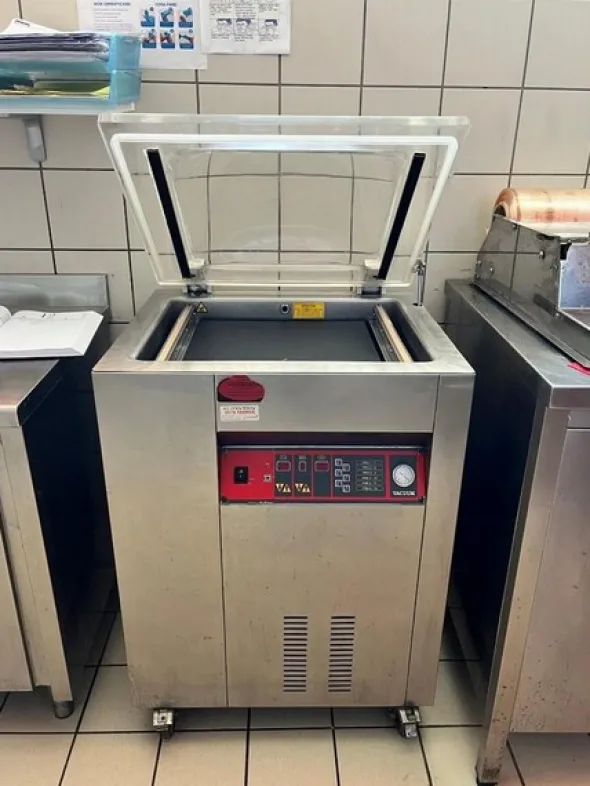 1#7741 Compendio di azienda dedita alla macellazione e al commercio all'ingrosso di bestiame