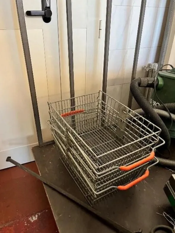 1#7741 Compendio di azienda dedita alla macellazione e al commercio all'ingrosso di bestiame
