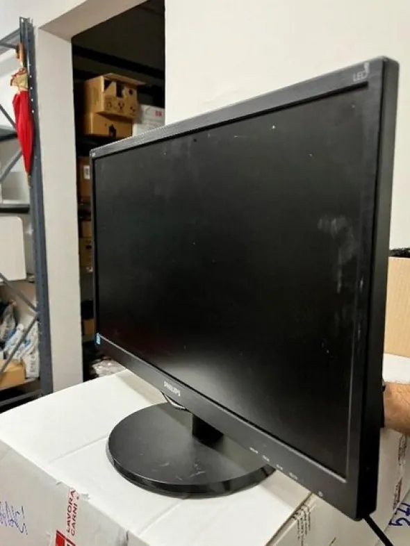 1#7741 Compendio di azienda dedita alla macellazione e al commercio all'ingrosso di bestiame