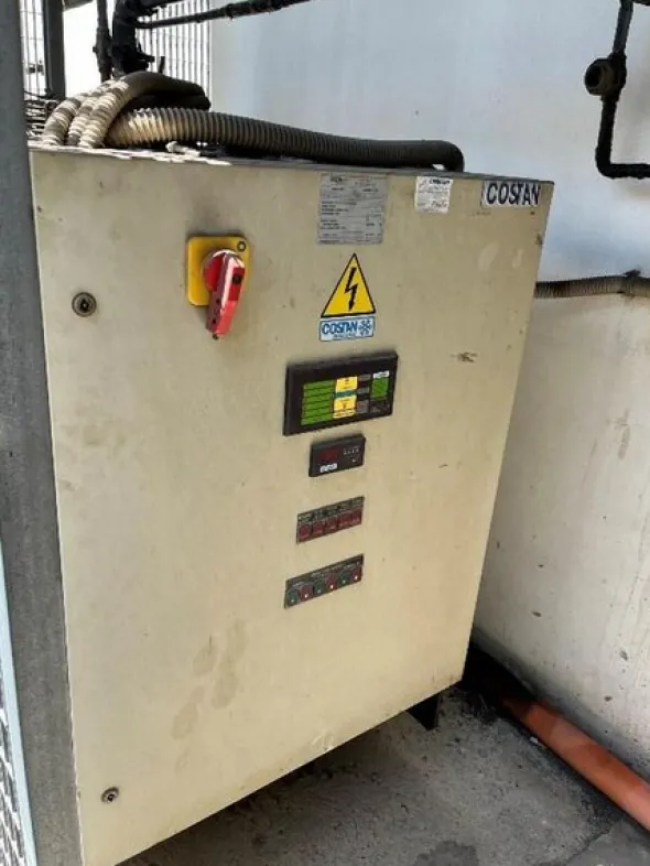 1#7741 Compendio di azienda dedita alla macellazione e al commercio all'ingrosso di bestiame